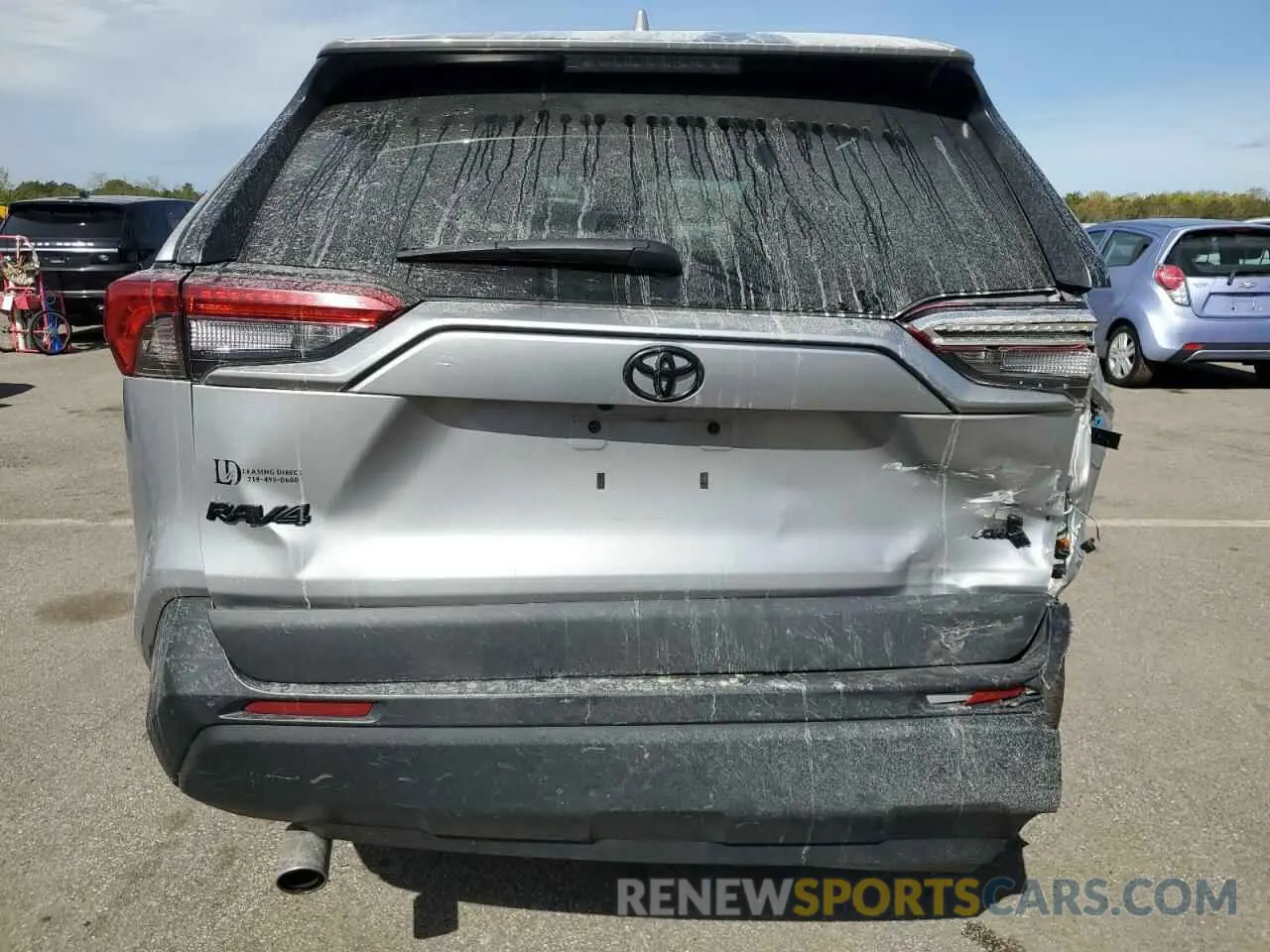 6 Photograph of a damaged car 2T3F1RFV8LW107618 TOYOTA RAV4 2020