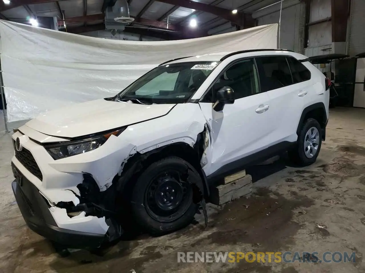 1 Photograph of a damaged car 2T3F1RFV8LW110082 TOYOTA RAV4 2020