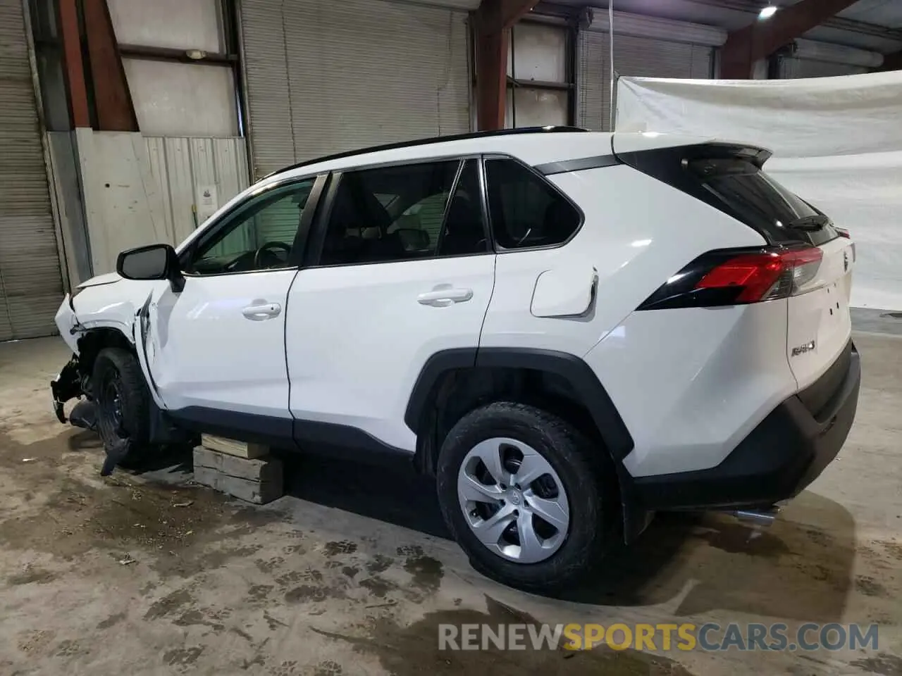 2 Photograph of a damaged car 2T3F1RFV8LW110082 TOYOTA RAV4 2020