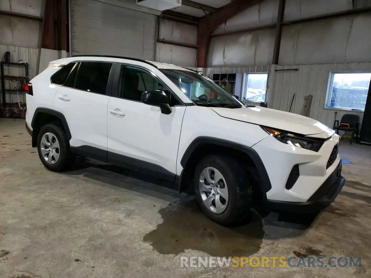 4 Photograph of a damaged car 2T3F1RFV8LW110082 TOYOTA RAV4 2020