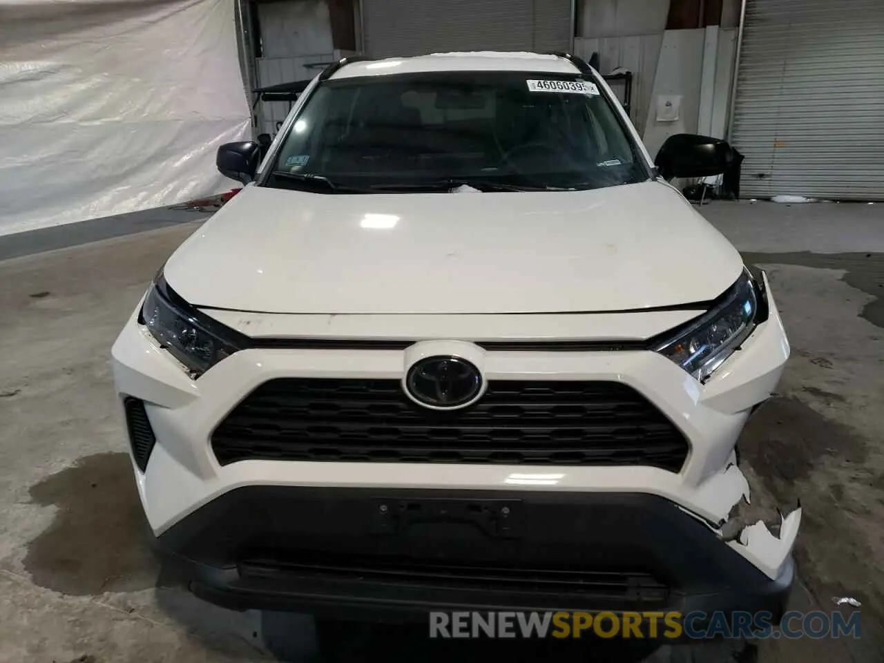 5 Photograph of a damaged car 2T3F1RFV8LW110082 TOYOTA RAV4 2020
