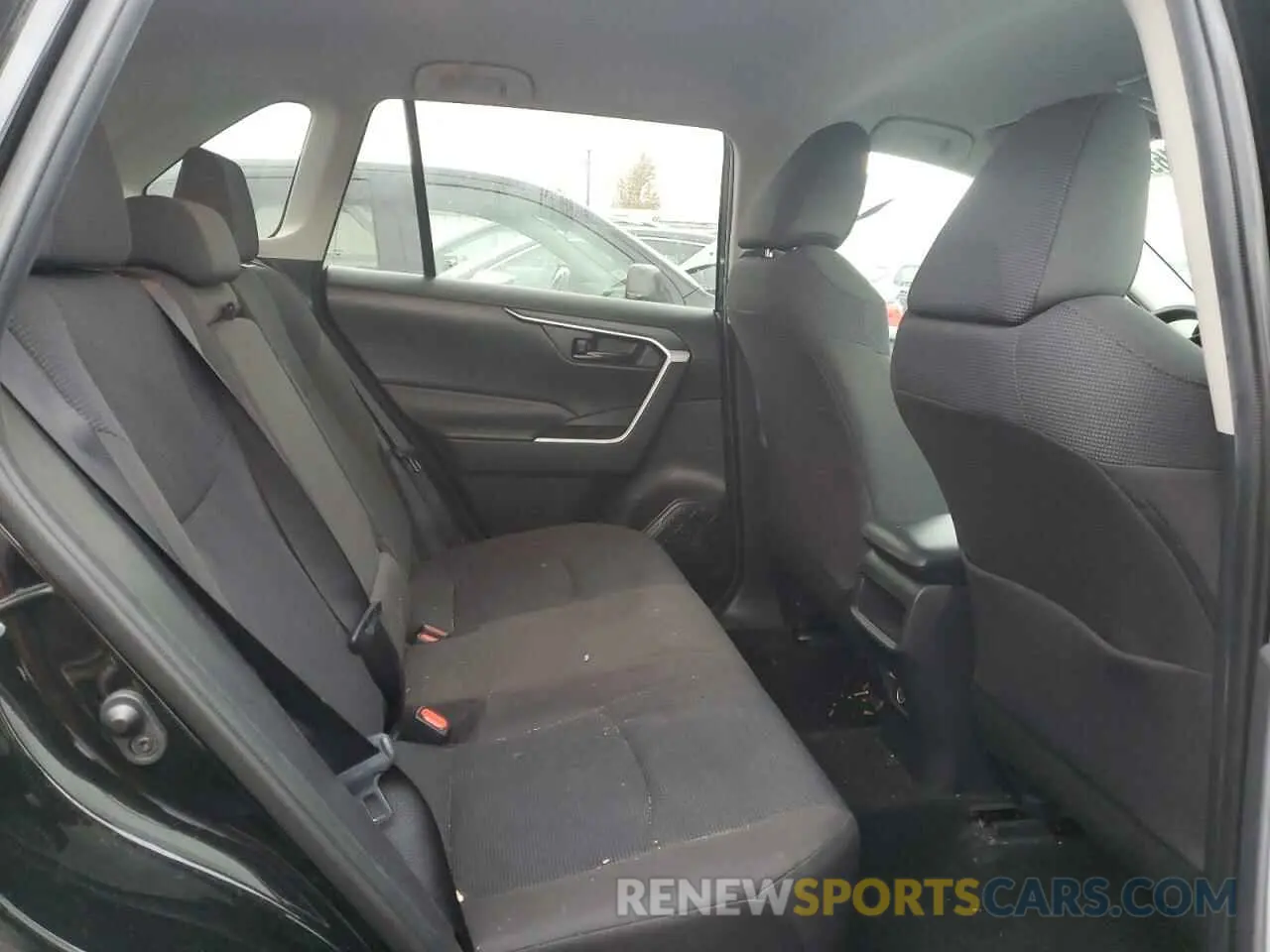 11 Photograph of a damaged car 2T3F1RFV8LW125164 TOYOTA RAV4 2020