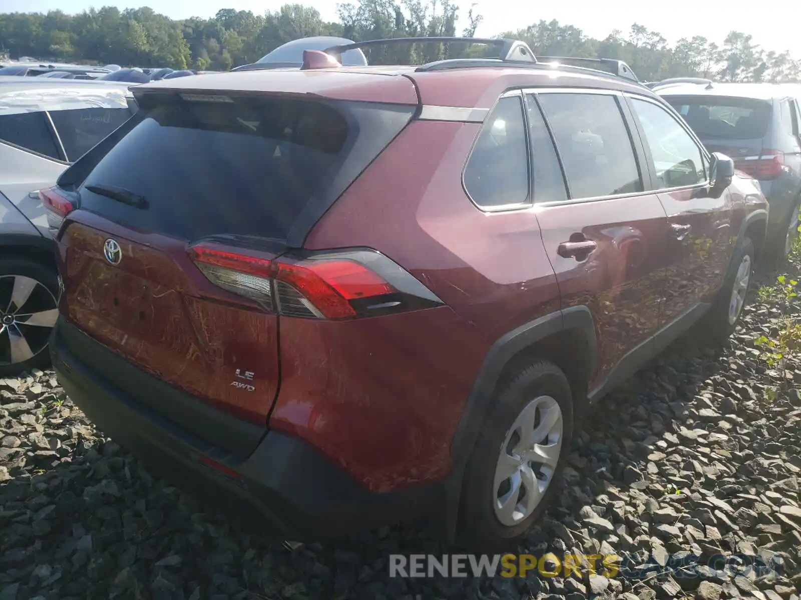 4 Photograph of a damaged car 2T3F1RFV8LW126461 TOYOTA RAV4 2020