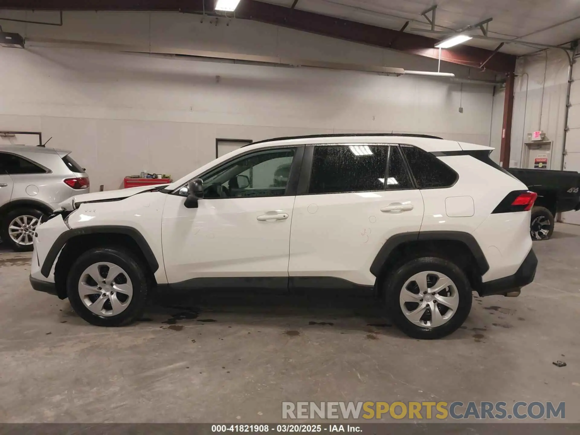 15 Photograph of a damaged car 2T3F1RFV9LC079233 TOYOTA RAV4 2020