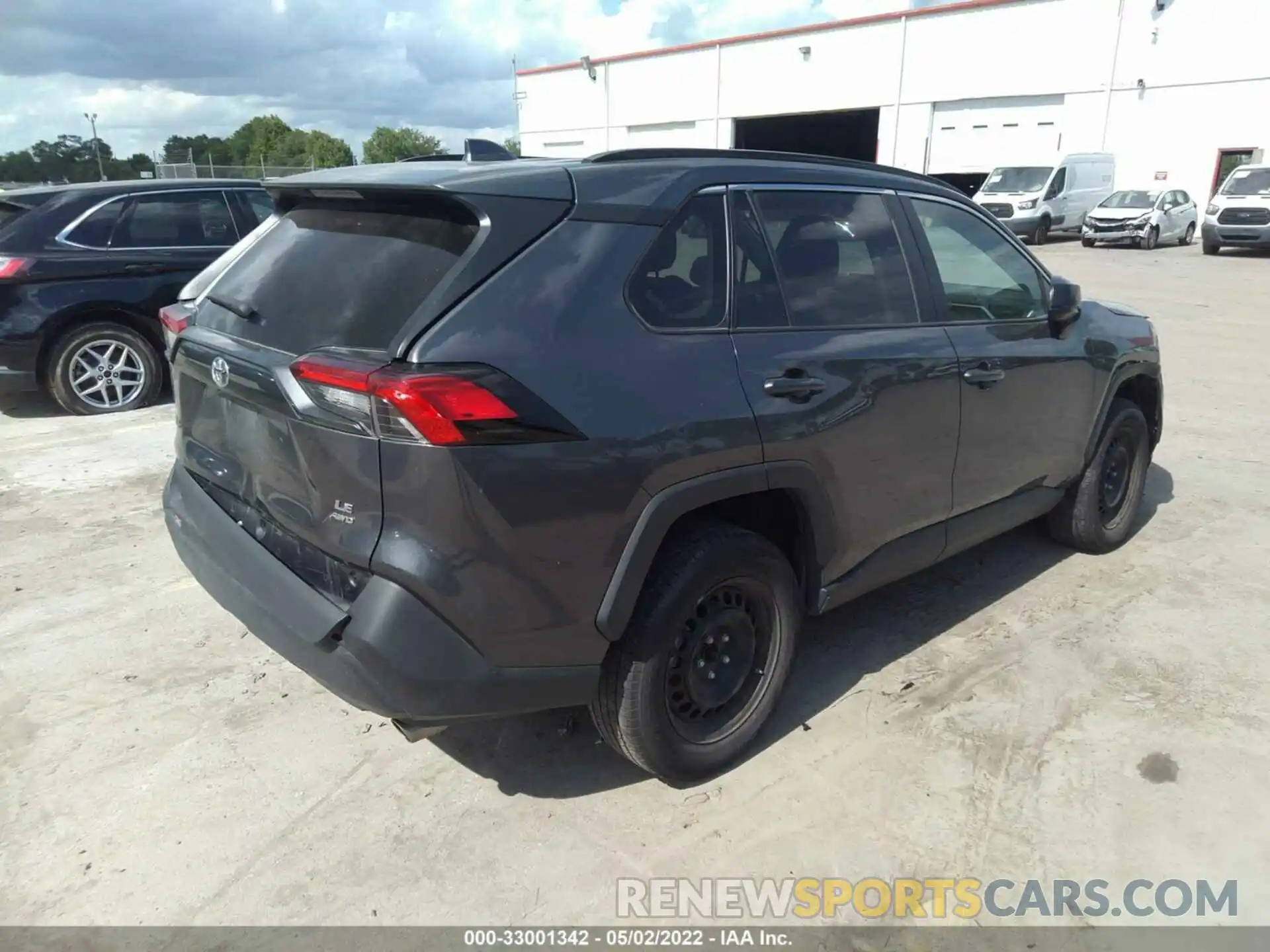 4 Photograph of a damaged car 2T3F1RFV9LC100615 TOYOTA RAV4 2020