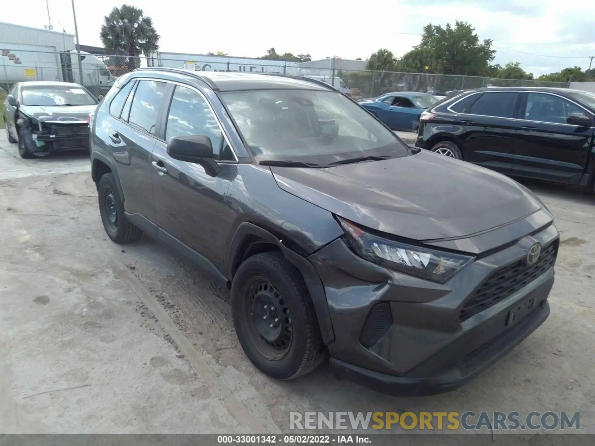 6 Photograph of a damaged car 2T3F1RFV9LC100615 TOYOTA RAV4 2020