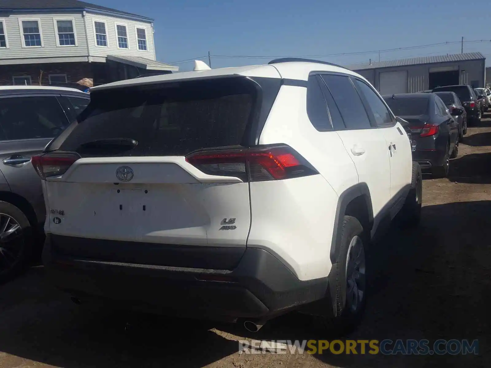 4 Photograph of a damaged car 2T3F1RFV9LW086424 TOYOTA RAV4 2020