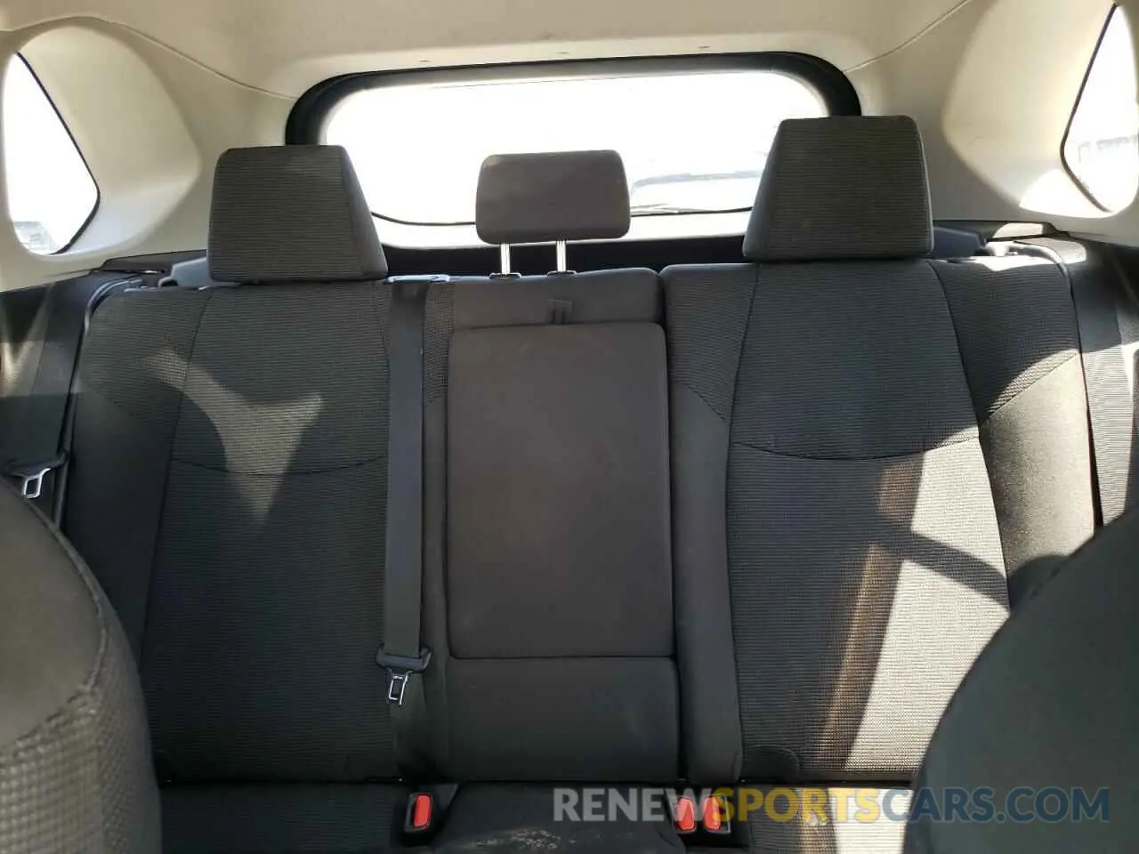 10 Photograph of a damaged car 2T3F1RFV9LW089310 TOYOTA RAV4 2020