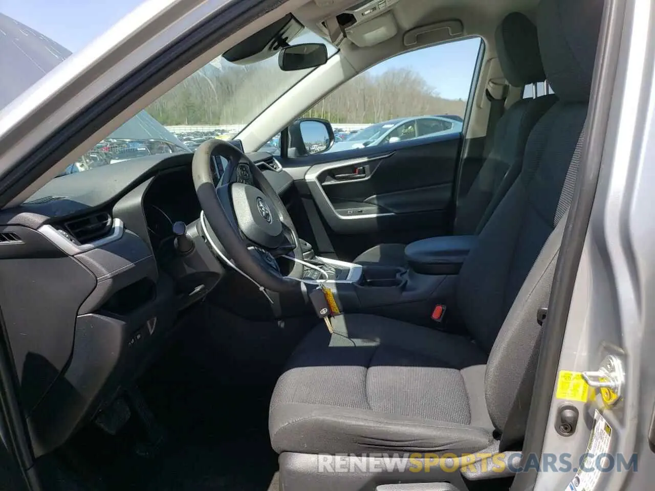 7 Photograph of a damaged car 2T3F1RFV9LW089310 TOYOTA RAV4 2020