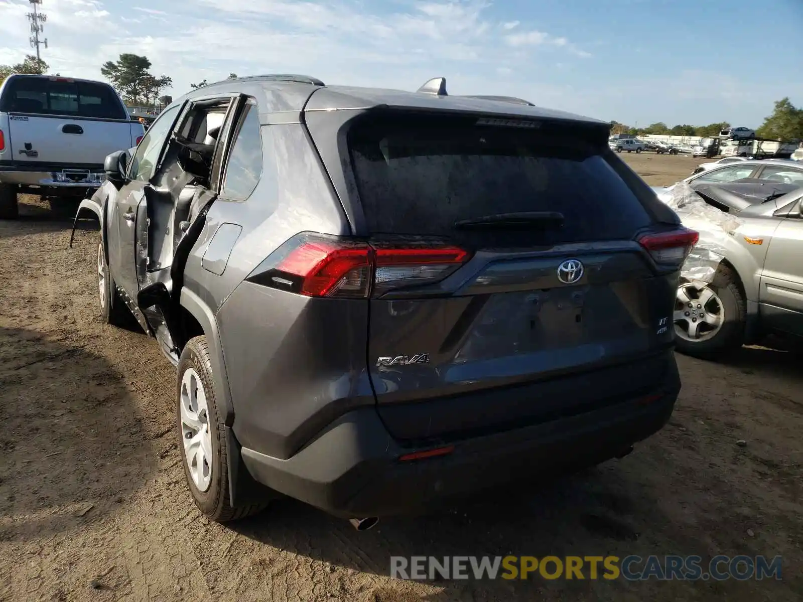 3 Photograph of a damaged car 2T3F1RFV9LW125108 TOYOTA RAV4 2020