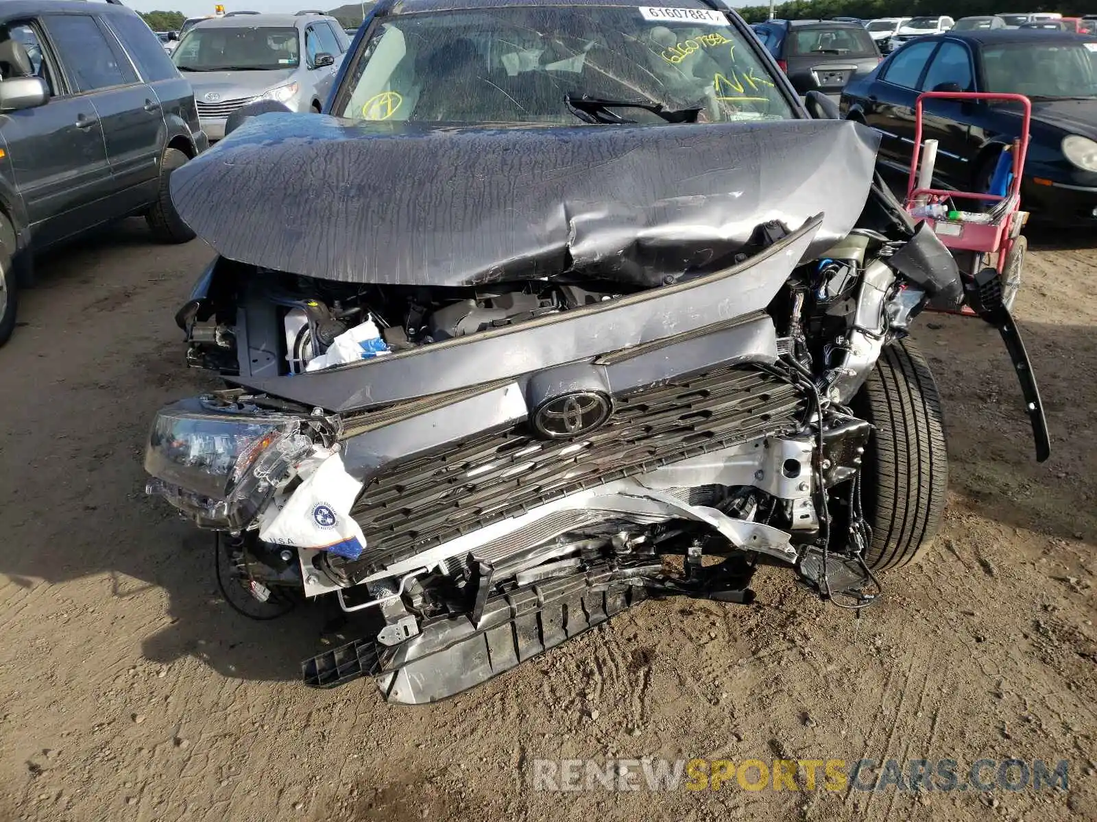 7 Photograph of a damaged car 2T3F1RFV9LW125108 TOYOTA RAV4 2020