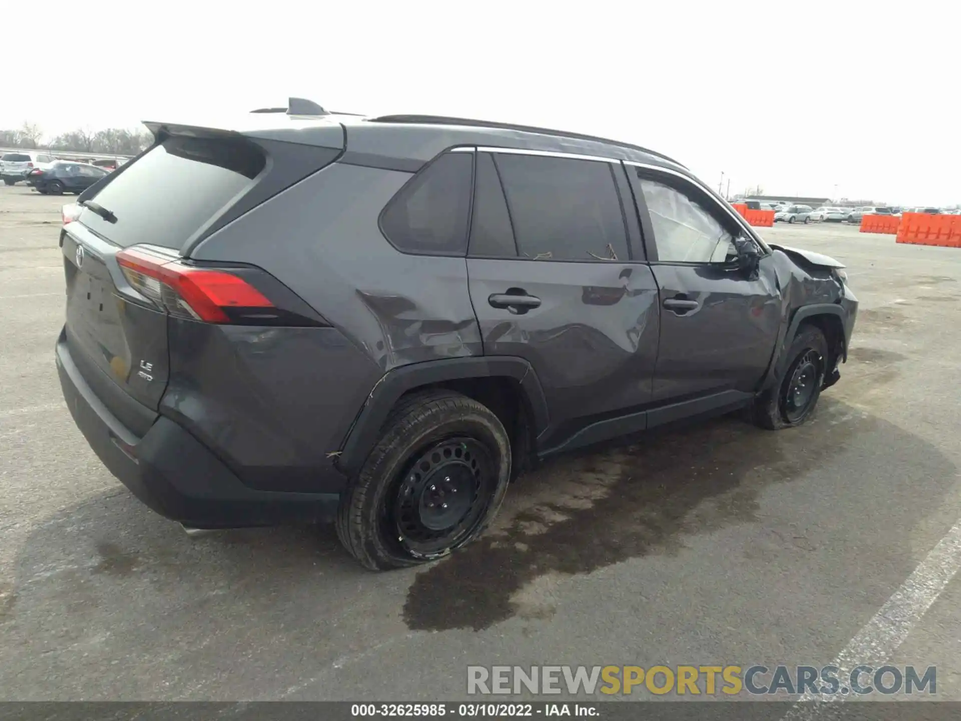 4 Photograph of a damaged car 2T3F1RFVXLC110053 TOYOTA RAV4 2020