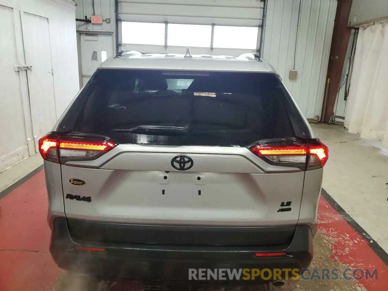 6 Photograph of a damaged car 2T3F1RFVXLW099764 TOYOTA RAV4 2020