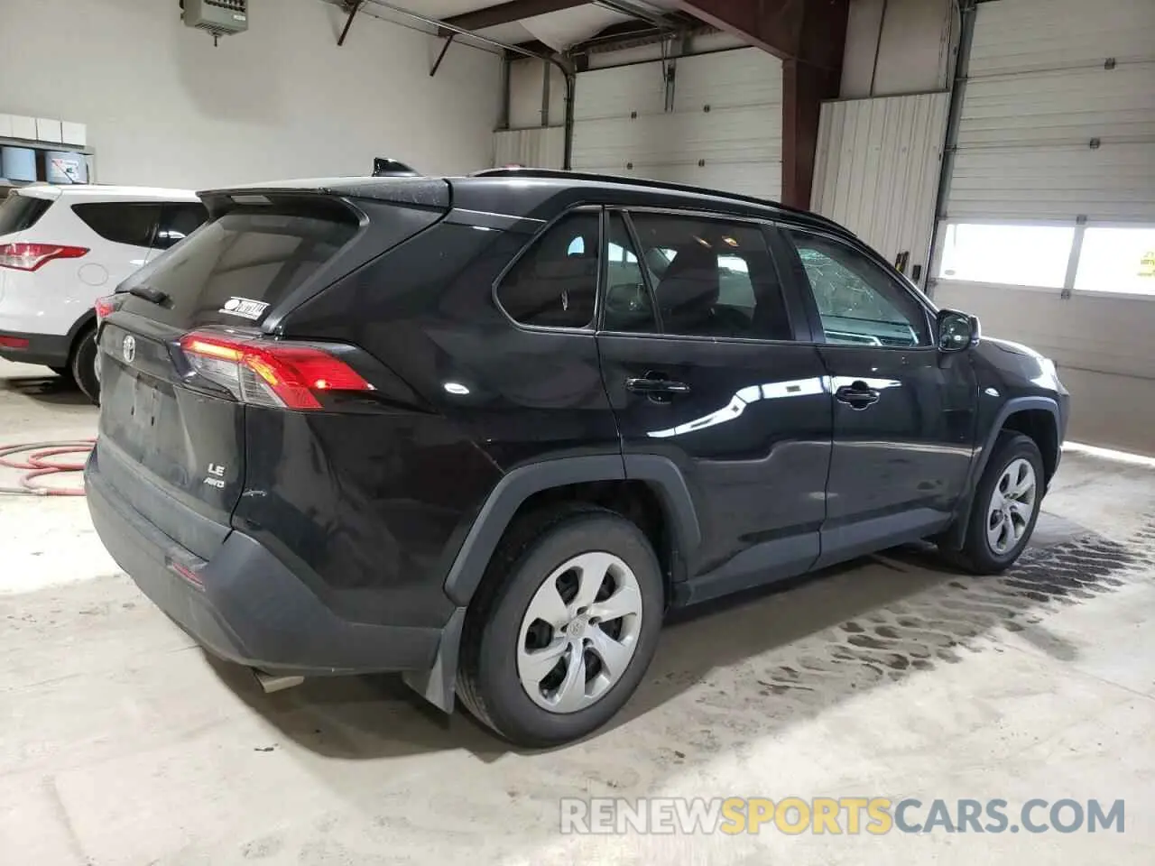 3 Photograph of a damaged car 2T3F1RFVXLW112643 TOYOTA RAV4 2020