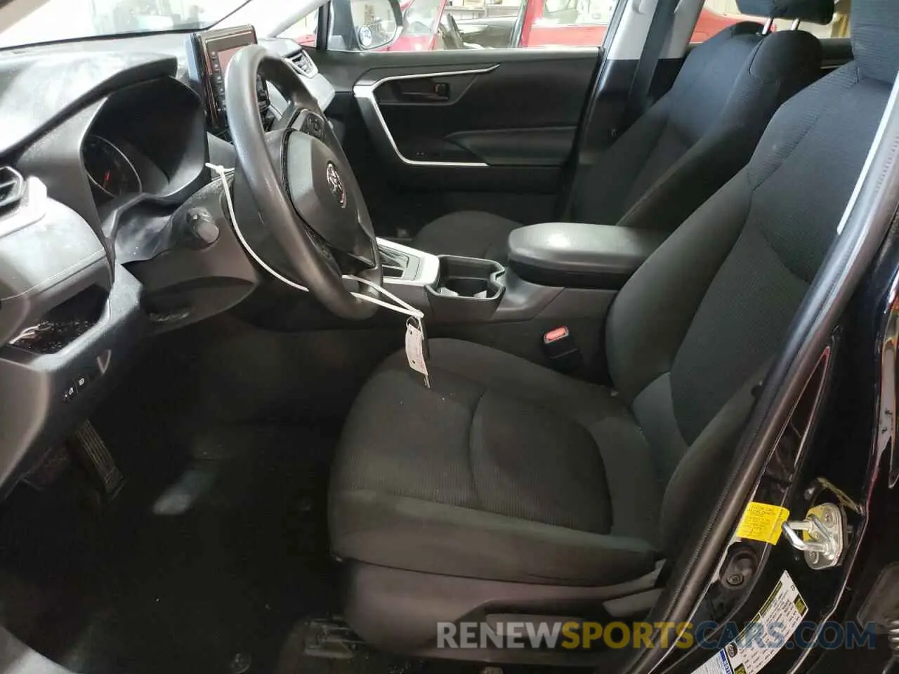 7 Photograph of a damaged car 2T3F1RFVXLW112643 TOYOTA RAV4 2020