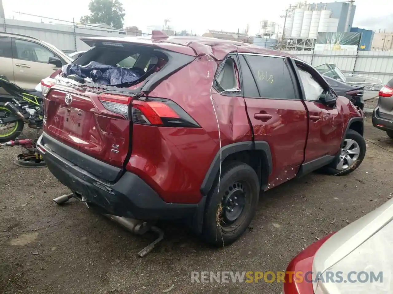 4 Photograph of a damaged car 2T3F1RFVXLW132391 TOYOTA RAV4 2020