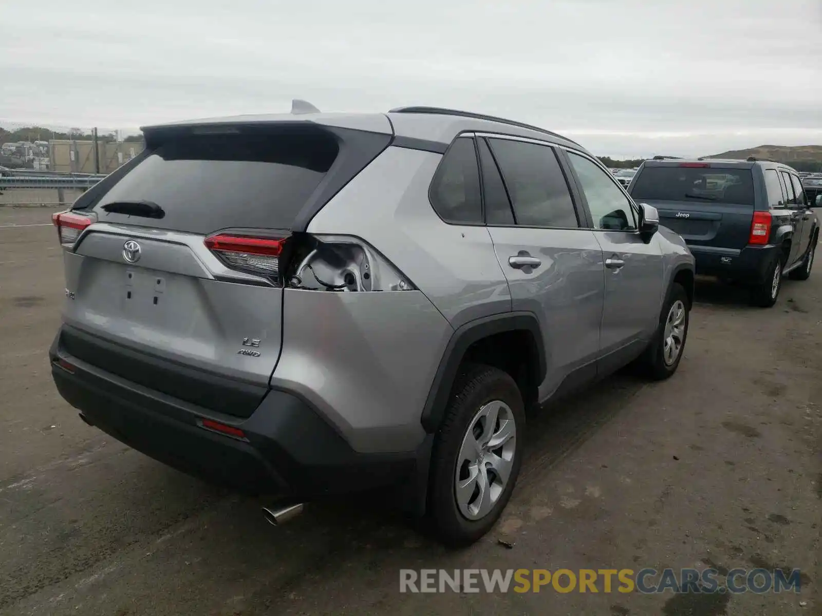 4 Photograph of a damaged car 2T3G1RFV0LC079870 TOYOTA RAV4 2020