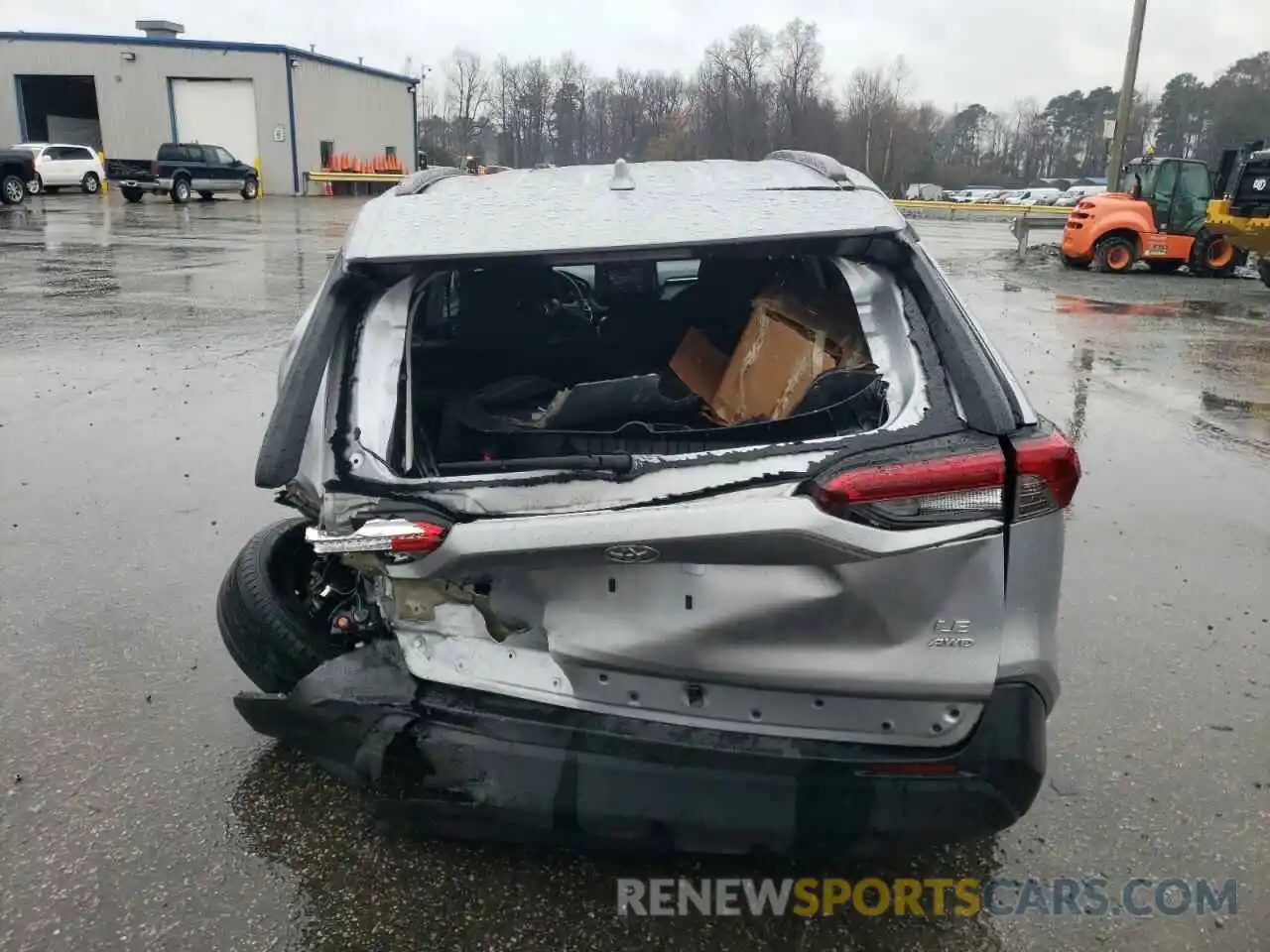 6 Photograph of a damaged car 2T3G1RFV0LC121745 TOYOTA RAV4 2020