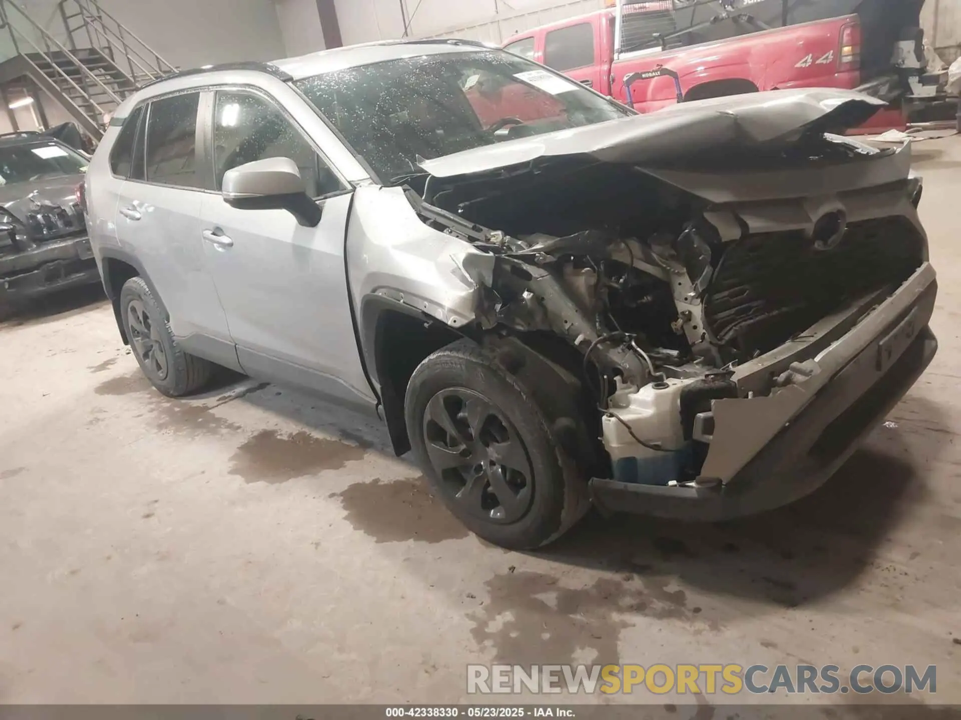 1 Photograph of a damaged car 2T3G1RFV0LC139615 TOYOTA RAV4 2020