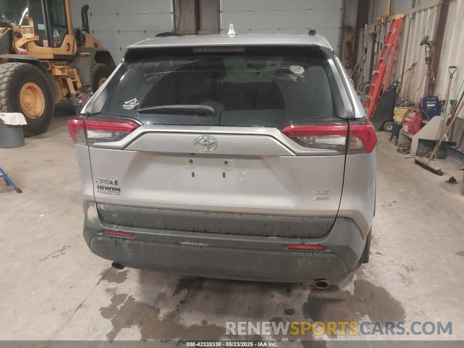17 Photograph of a damaged car 2T3G1RFV0LC139615 TOYOTA RAV4 2020