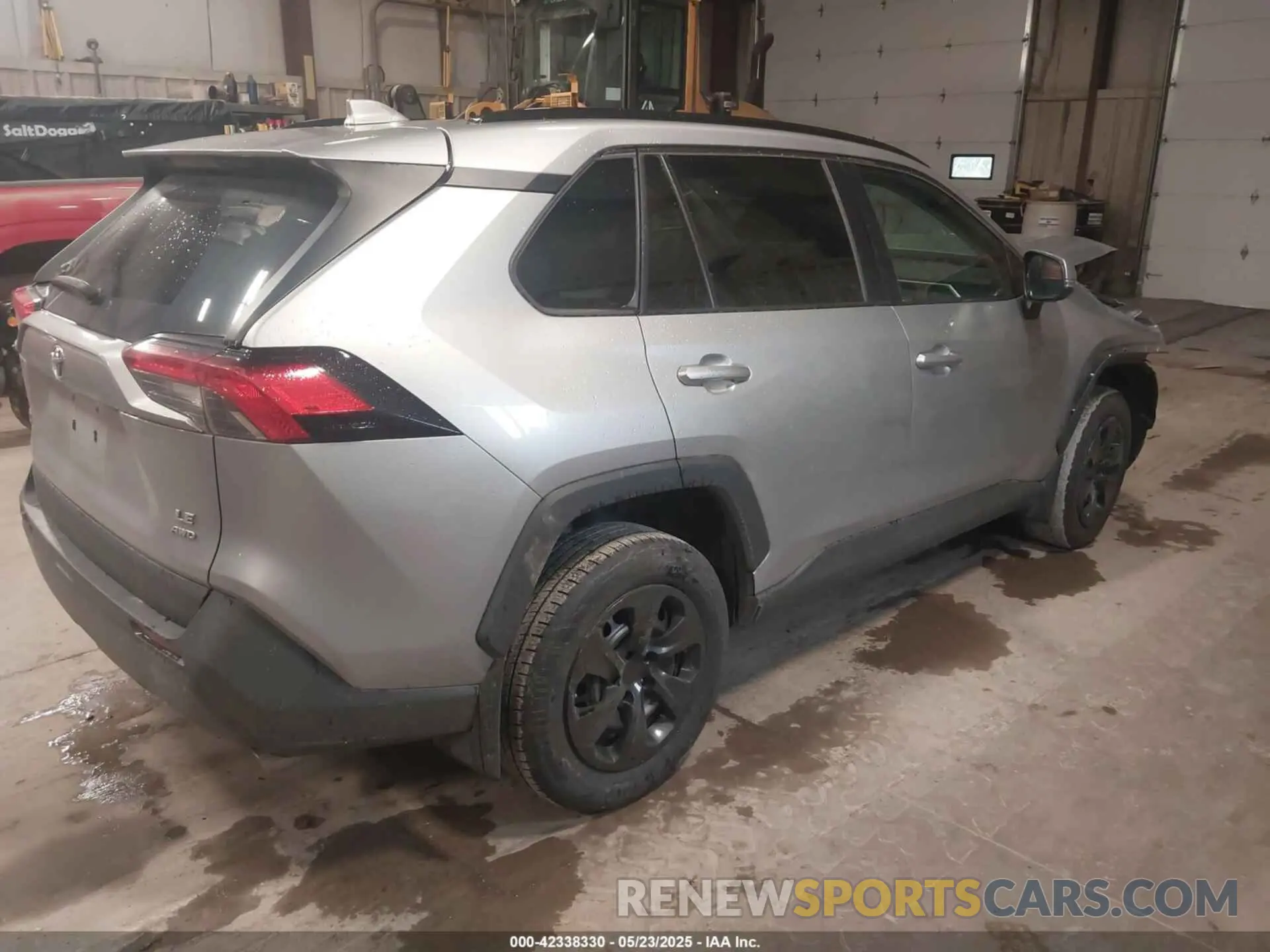 4 Photograph of a damaged car 2T3G1RFV0LC139615 TOYOTA RAV4 2020