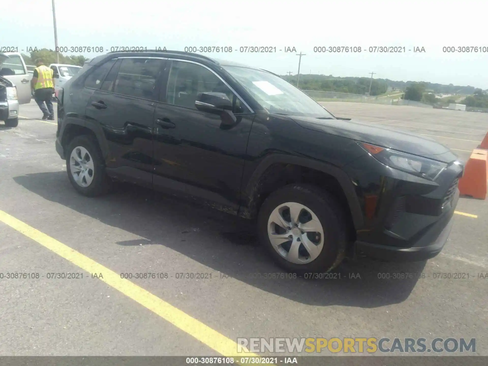 1 Photograph of a damaged car 2T3G1RFV0LW114700 TOYOTA RAV4 2020