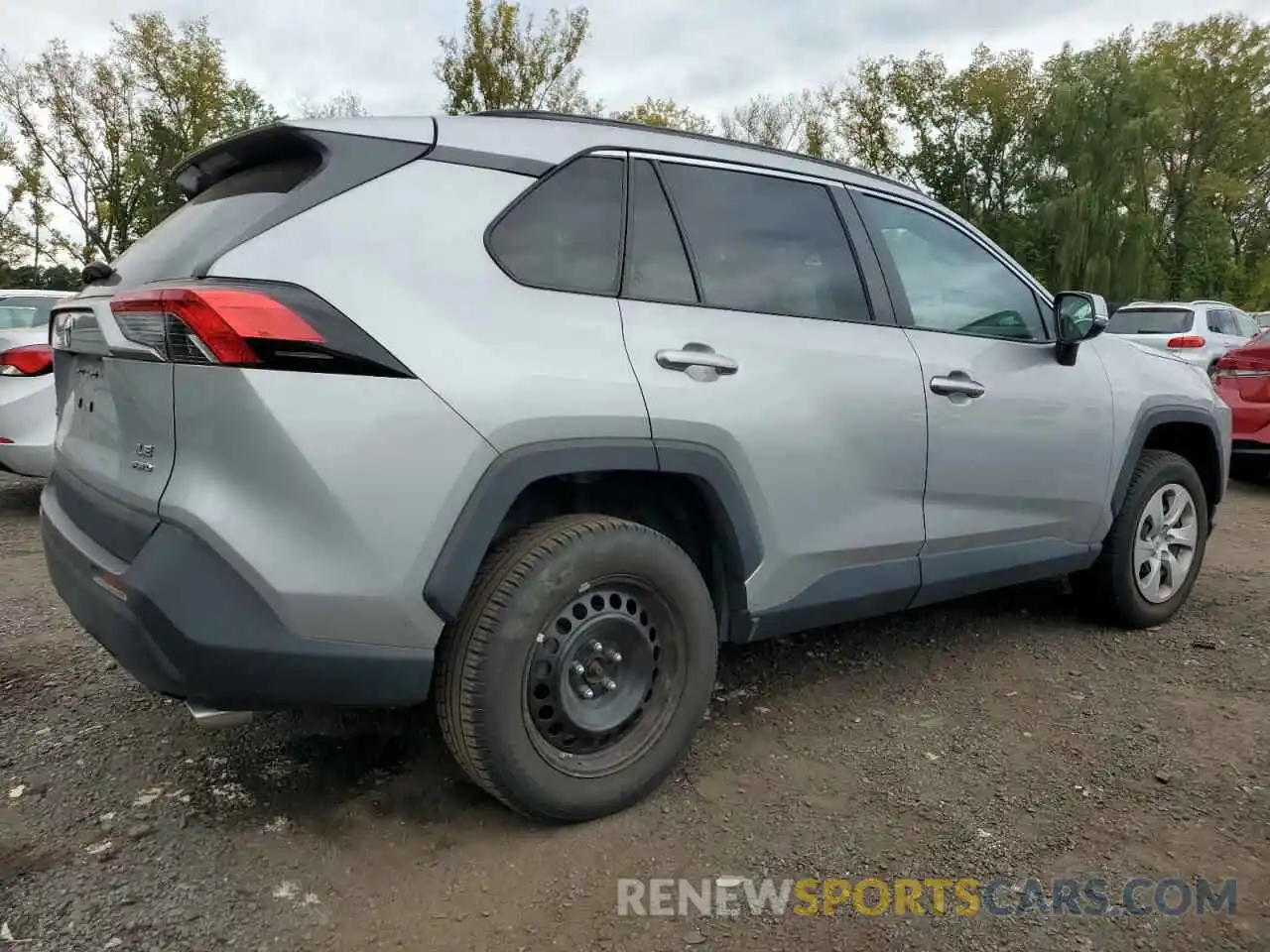 3 Photograph of a damaged car 2T3G1RFV0LW126104 TOYOTA RAV4 2020