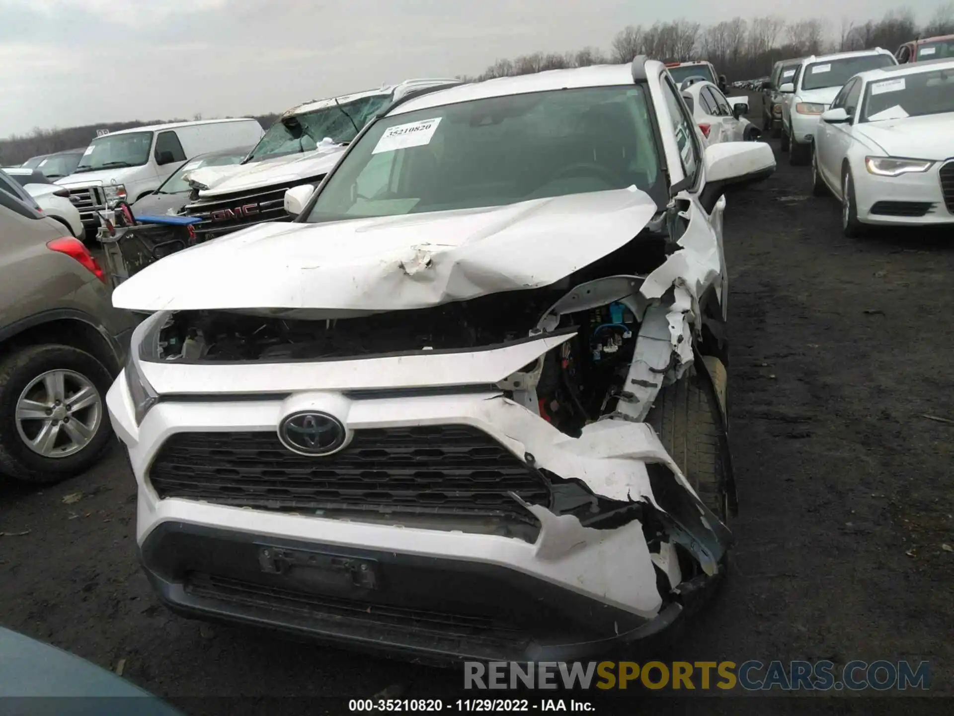 6 Photograph of a damaged car 2T3G1RFV1LC100936 TOYOTA RAV4 2020