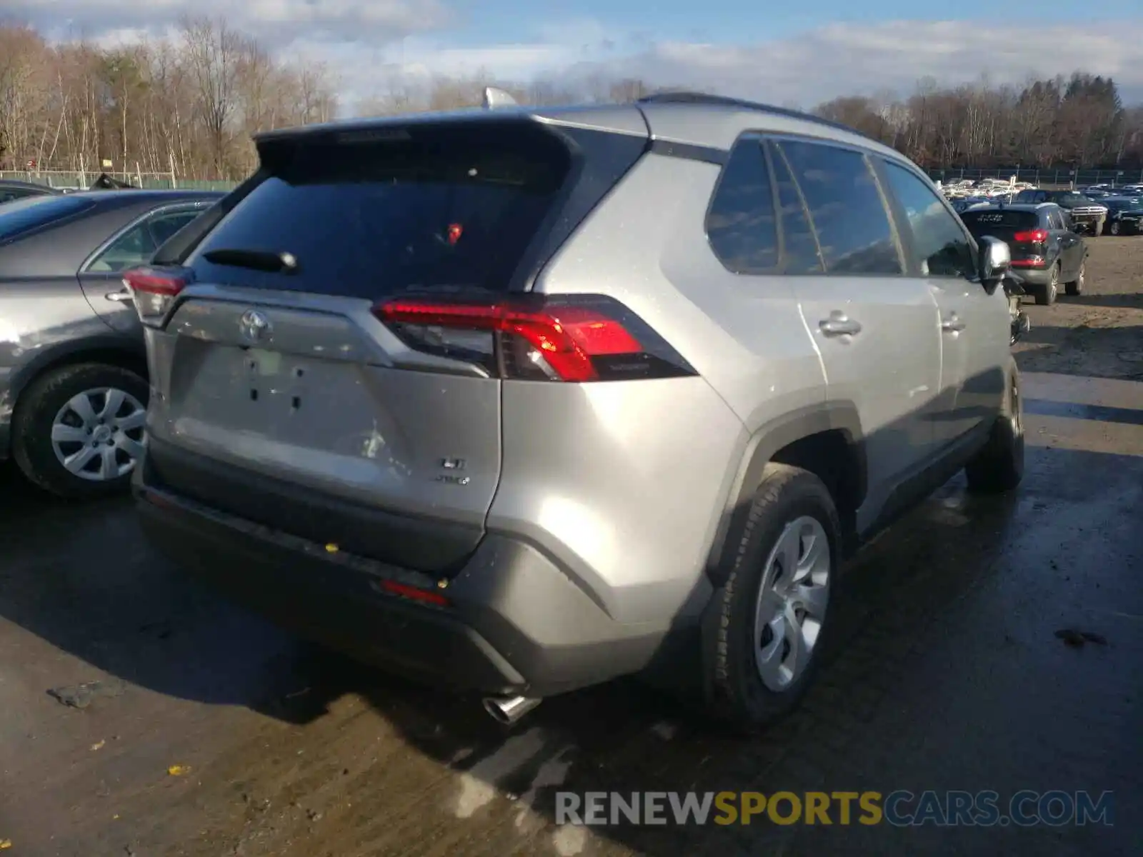 4 Photograph of a damaged car 2T3G1RFV1LC130549 TOYOTA RAV4 2020