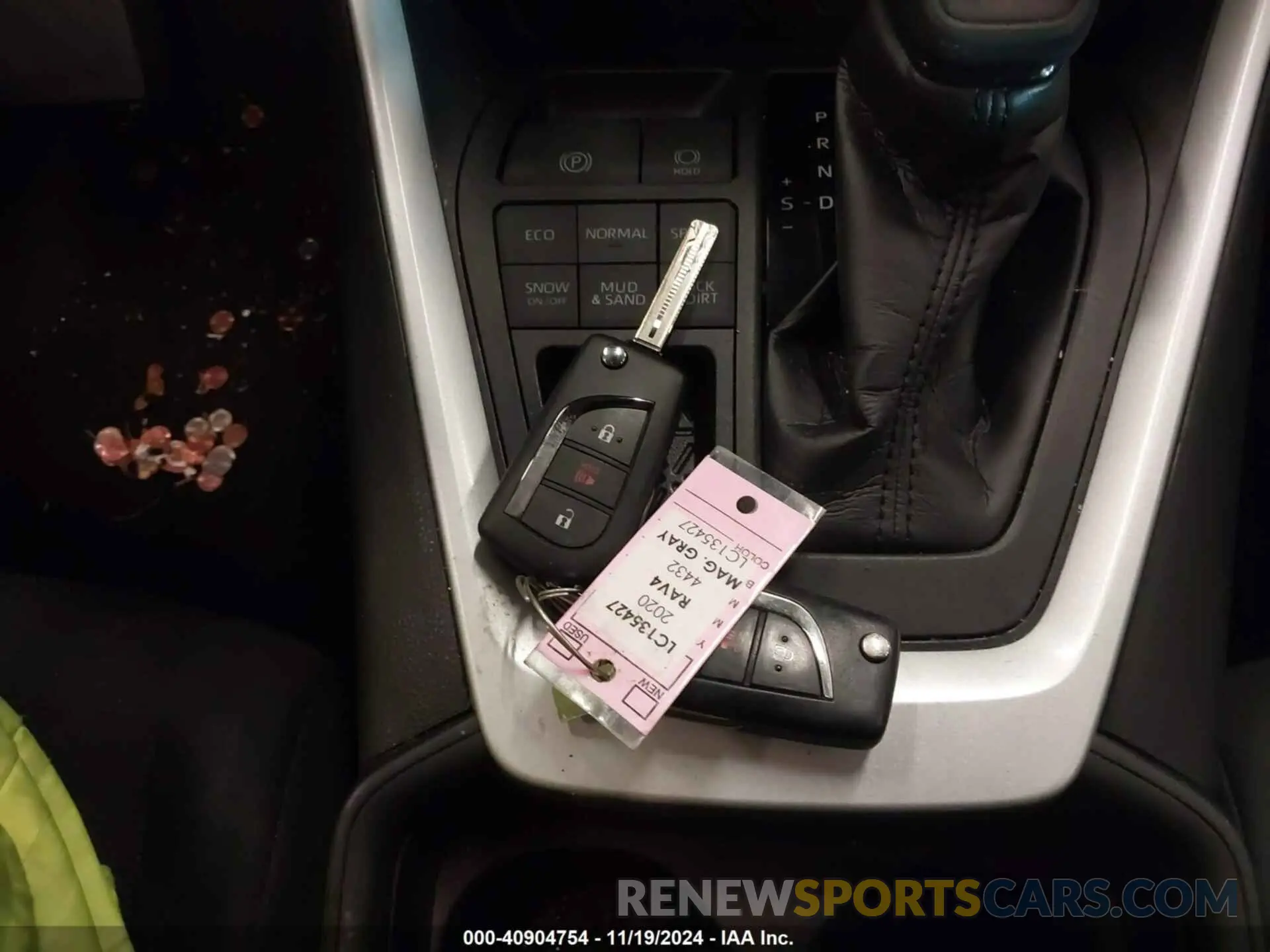11 Photograph of a damaged car 2T3G1RFV1LC135427 TOYOTA RAV4 2020