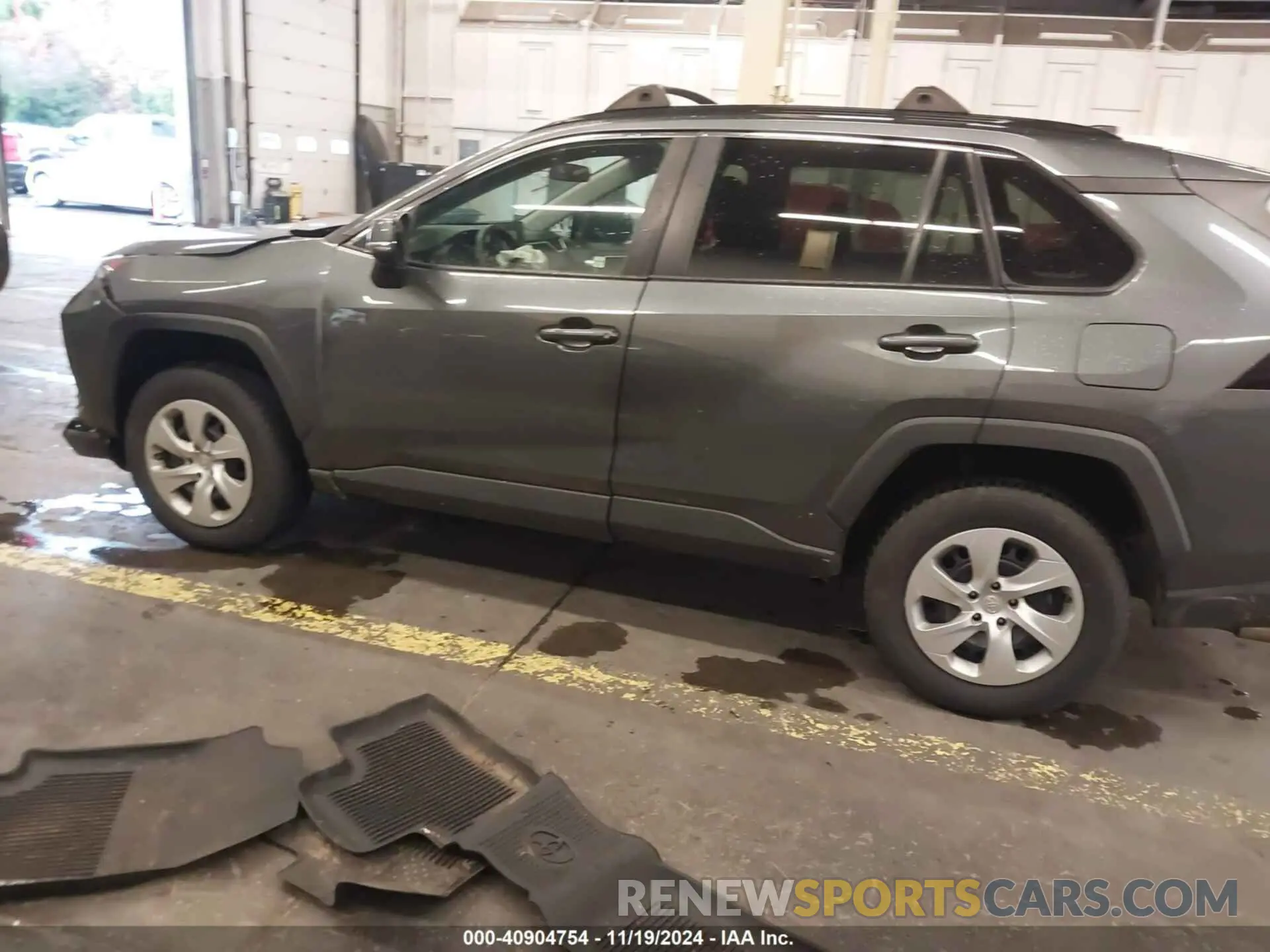 14 Photograph of a damaged car 2T3G1RFV1LC135427 TOYOTA RAV4 2020