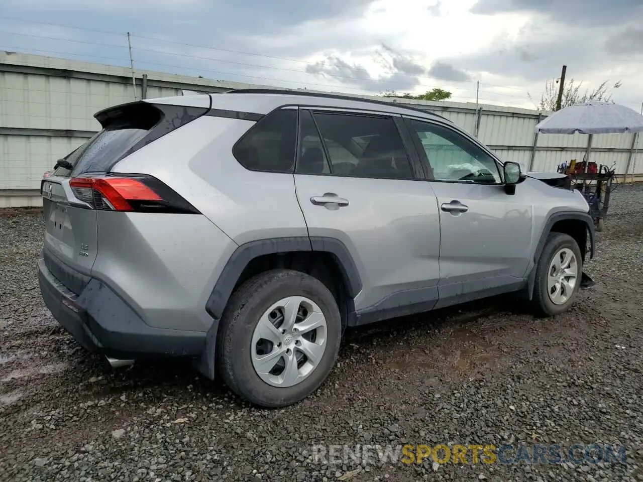 3 Photograph of a damaged car 2T3G1RFV1LW084011 TOYOTA RAV4 2020