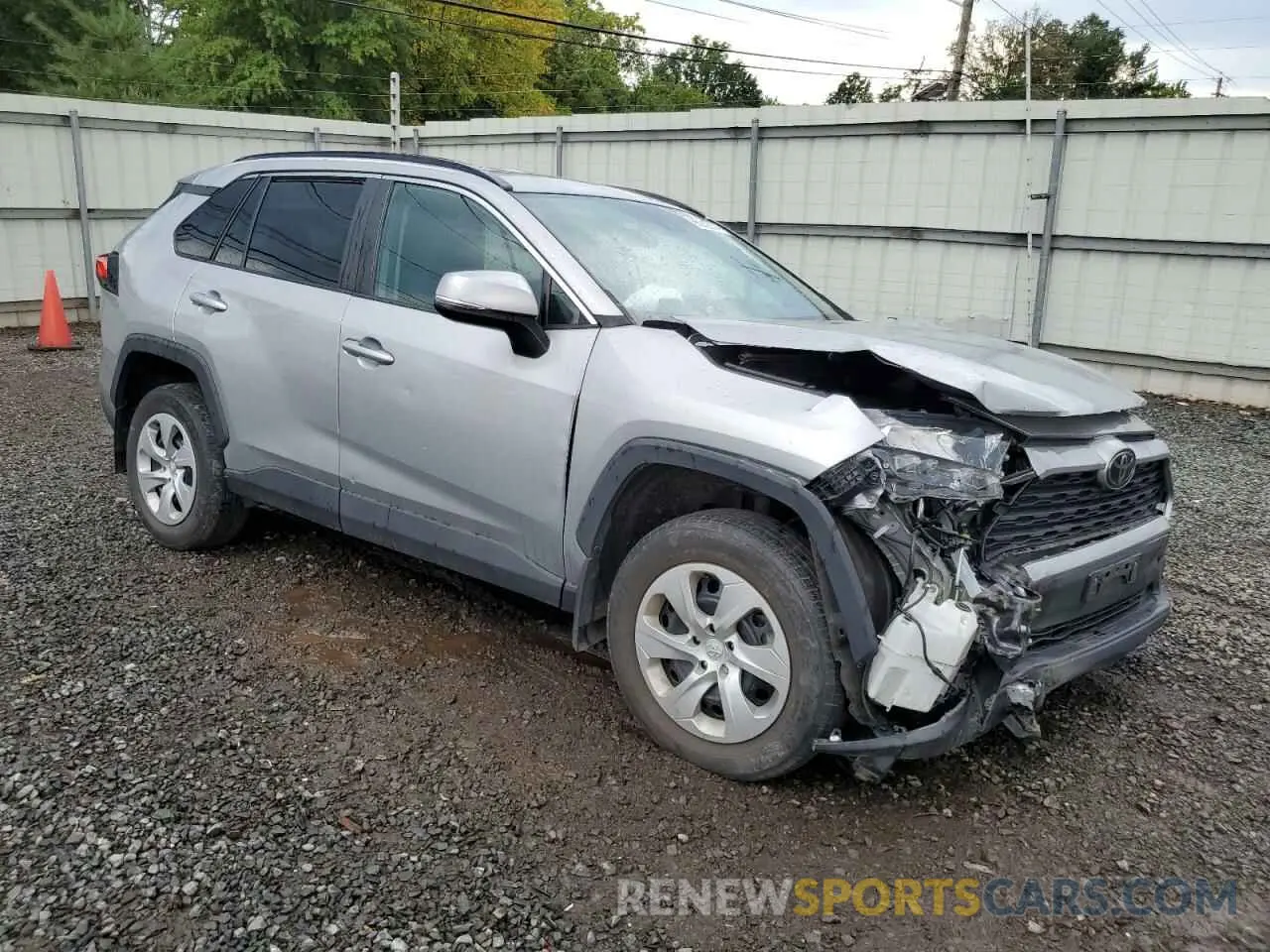 4 Photograph of a damaged car 2T3G1RFV1LW084011 TOYOTA RAV4 2020