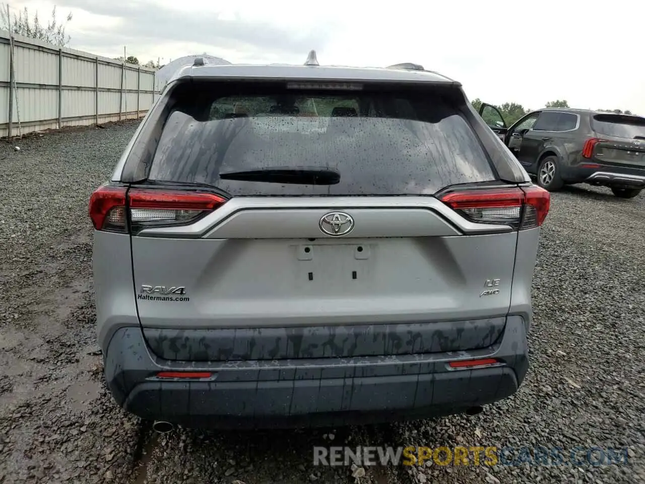 6 Photograph of a damaged car 2T3G1RFV1LW084011 TOYOTA RAV4 2020