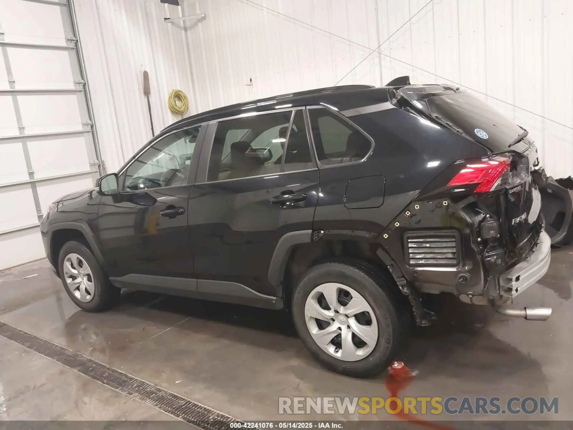 15 Photograph of a damaged car 2T3G1RFV1LW104628 TOYOTA RAV4 2020