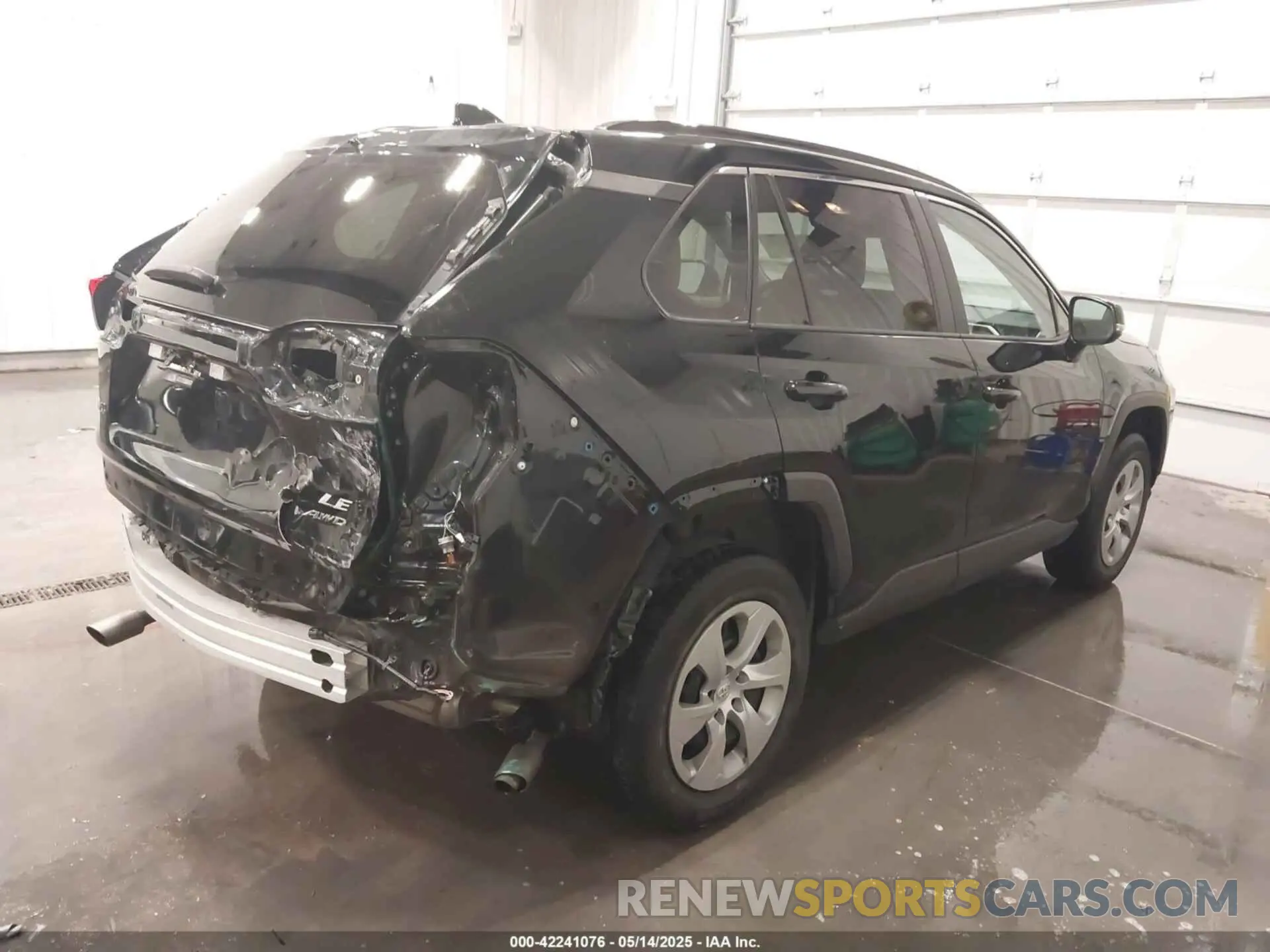 4 Photograph of a damaged car 2T3G1RFV1LW104628 TOYOTA RAV4 2020