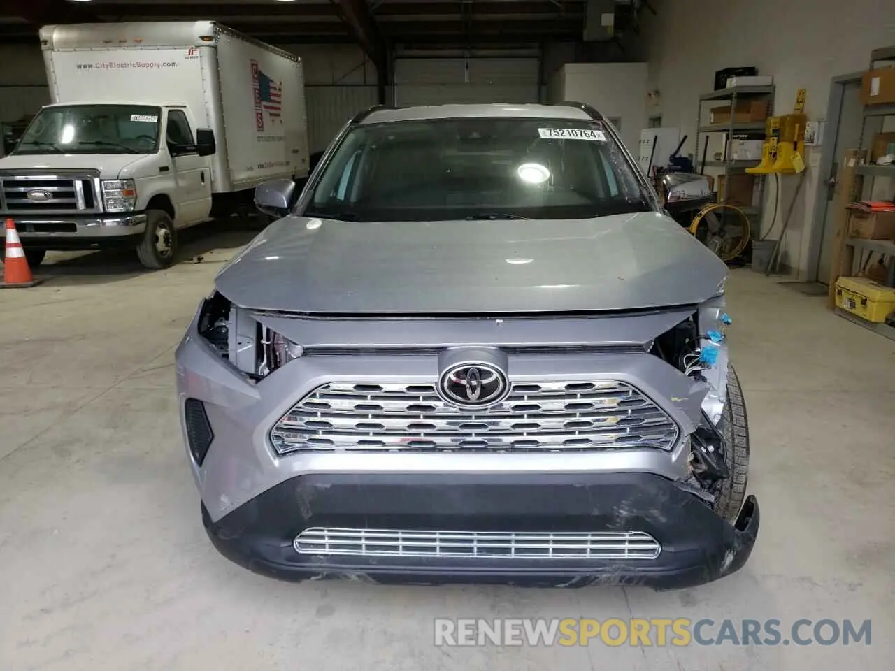 5 Photograph of a damaged car 2T3G1RFV1LW107545 TOYOTA RAV4 2020