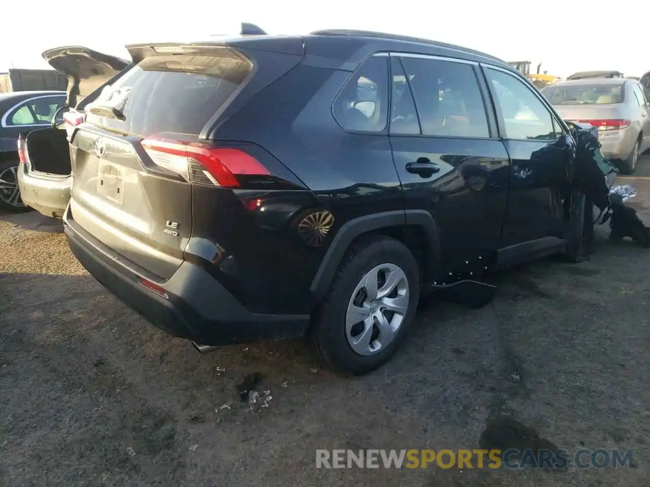 4 Photograph of a damaged car 2T3G1RFV1LW114219 TOYOTA RAV4 2020