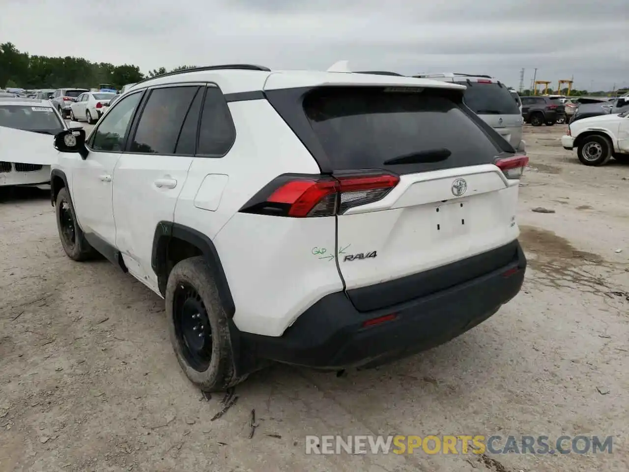 3 Photograph of a damaged car 2T3G1RFV1LW134972 TOYOTA RAV4 2020