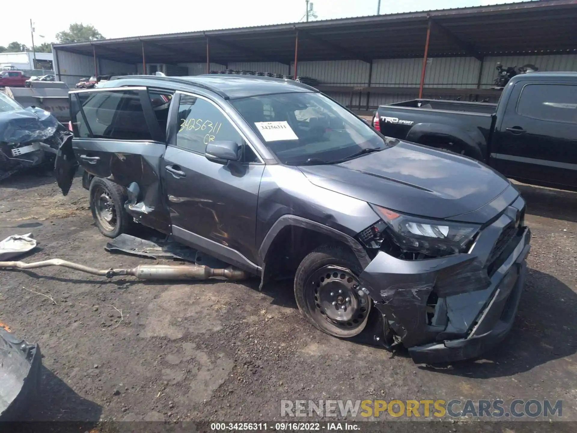 1 Photograph of a damaged car 2T3G1RFV2LC076369 TOYOTA RAV4 2020