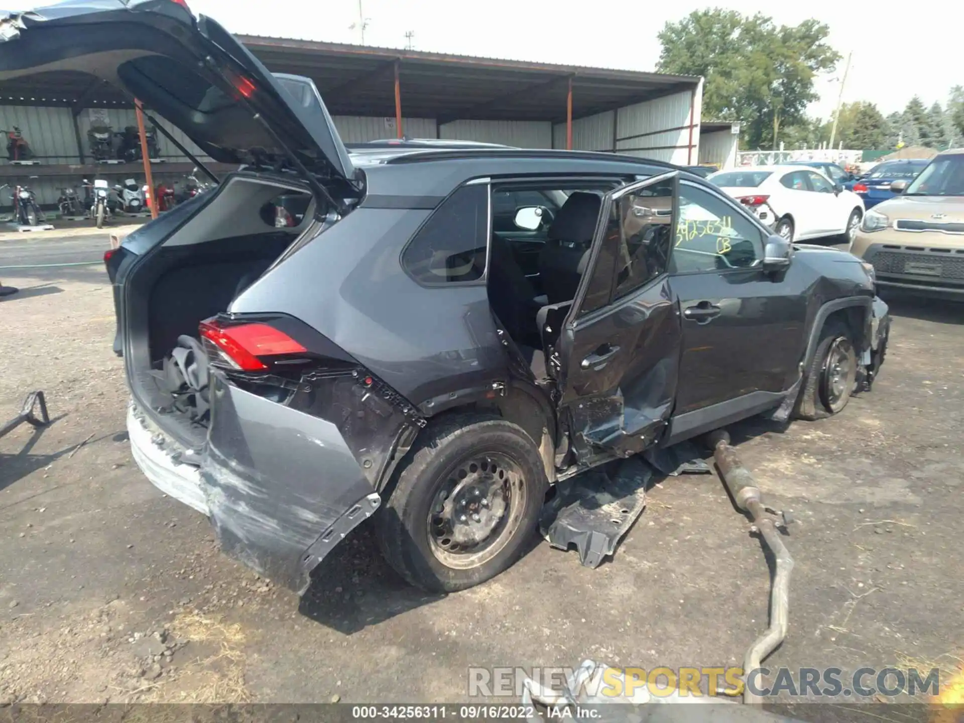 4 Photograph of a damaged car 2T3G1RFV2LC076369 TOYOTA RAV4 2020