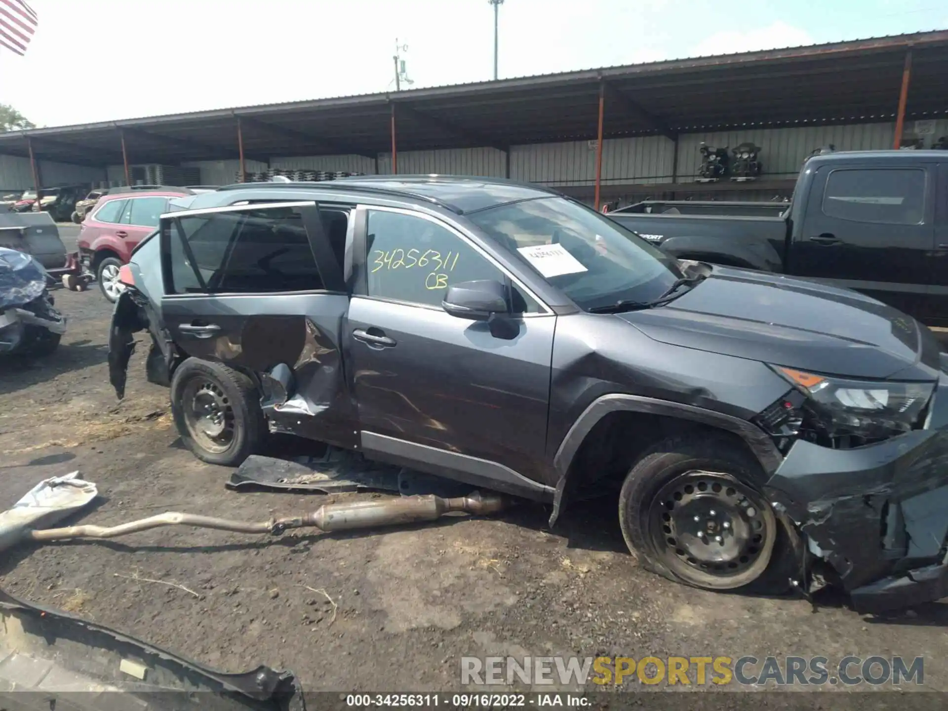 6 Photograph of a damaged car 2T3G1RFV2LC076369 TOYOTA RAV4 2020