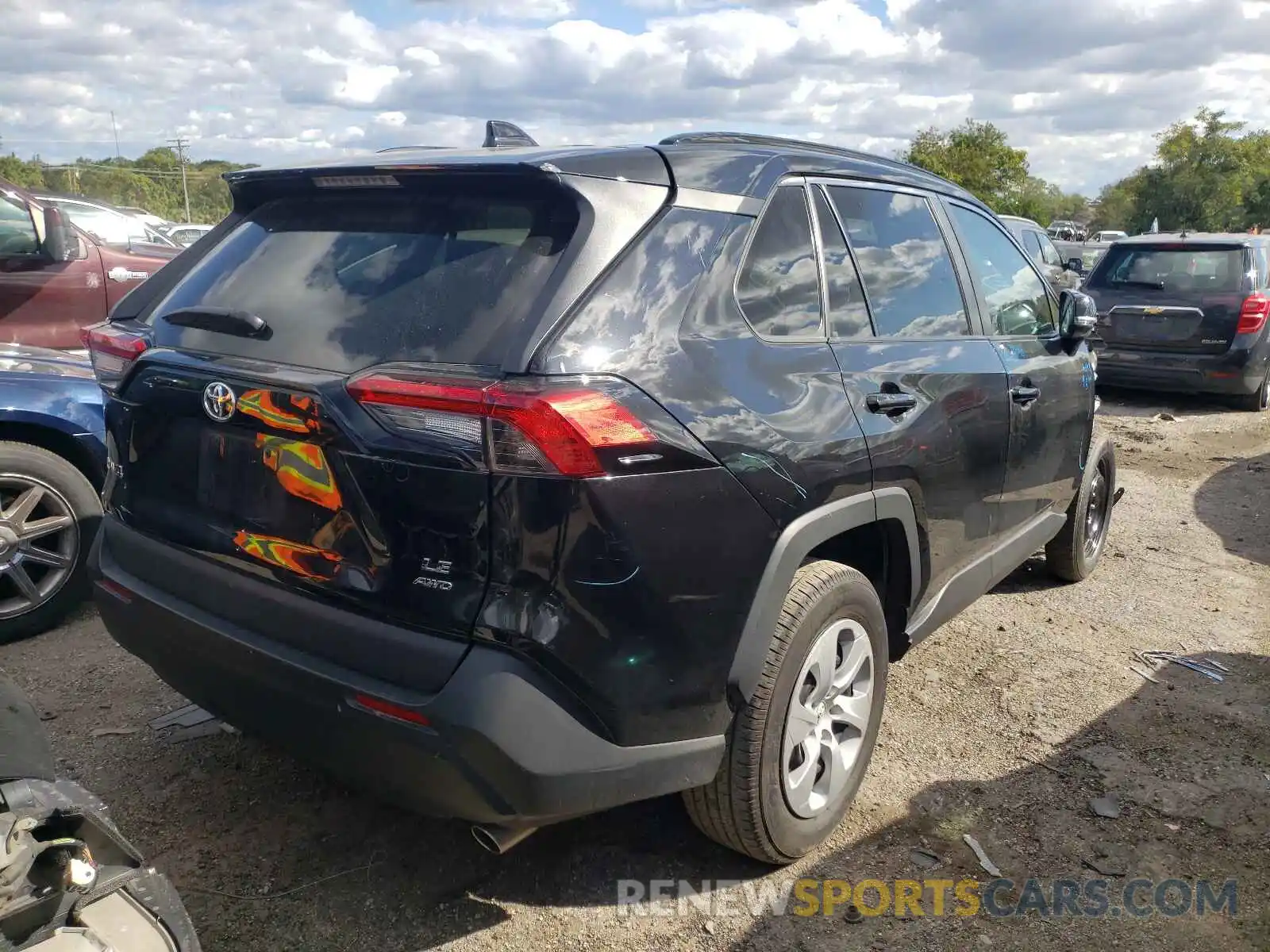 4 Photograph of a damaged car 2T3G1RFV2LC126011 TOYOTA RAV4 2020