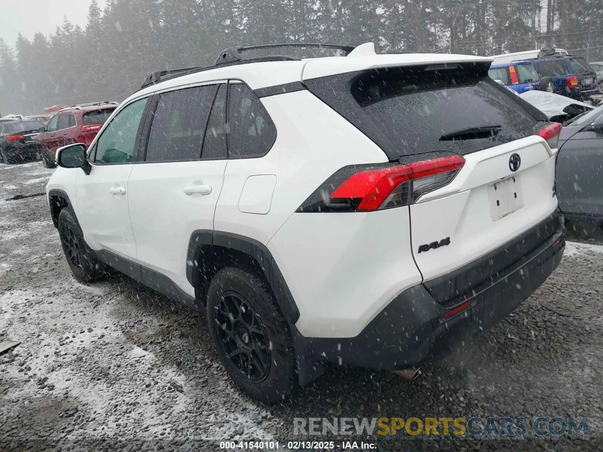 3 Photograph of a damaged car 2T3G1RFV2LW109983 TOYOTA RAV4 2020