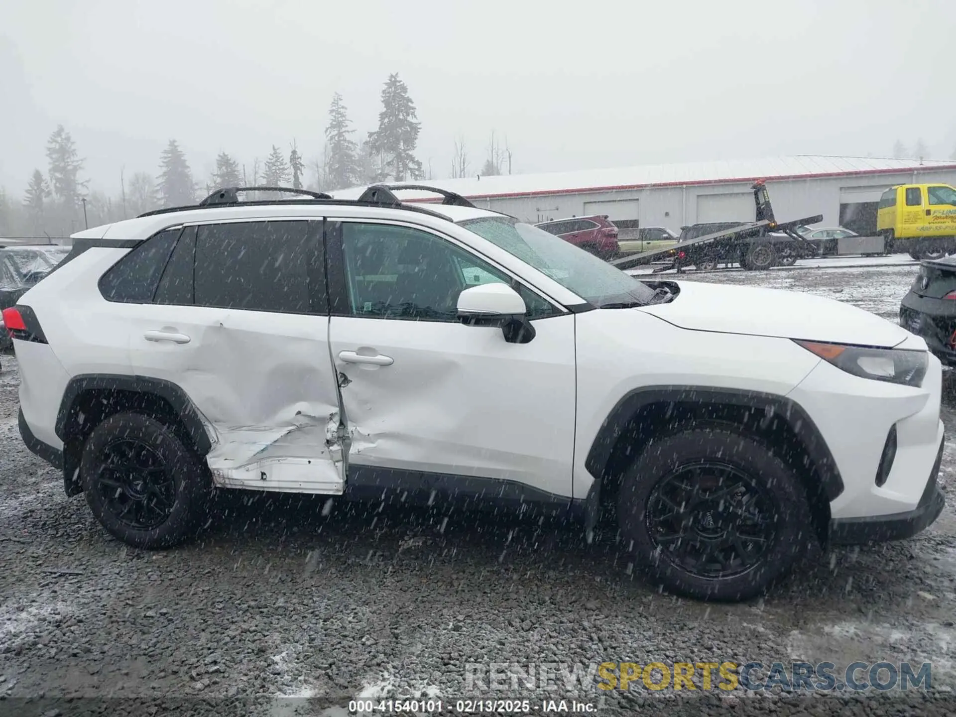 6 Photograph of a damaged car 2T3G1RFV2LW109983 TOYOTA RAV4 2020