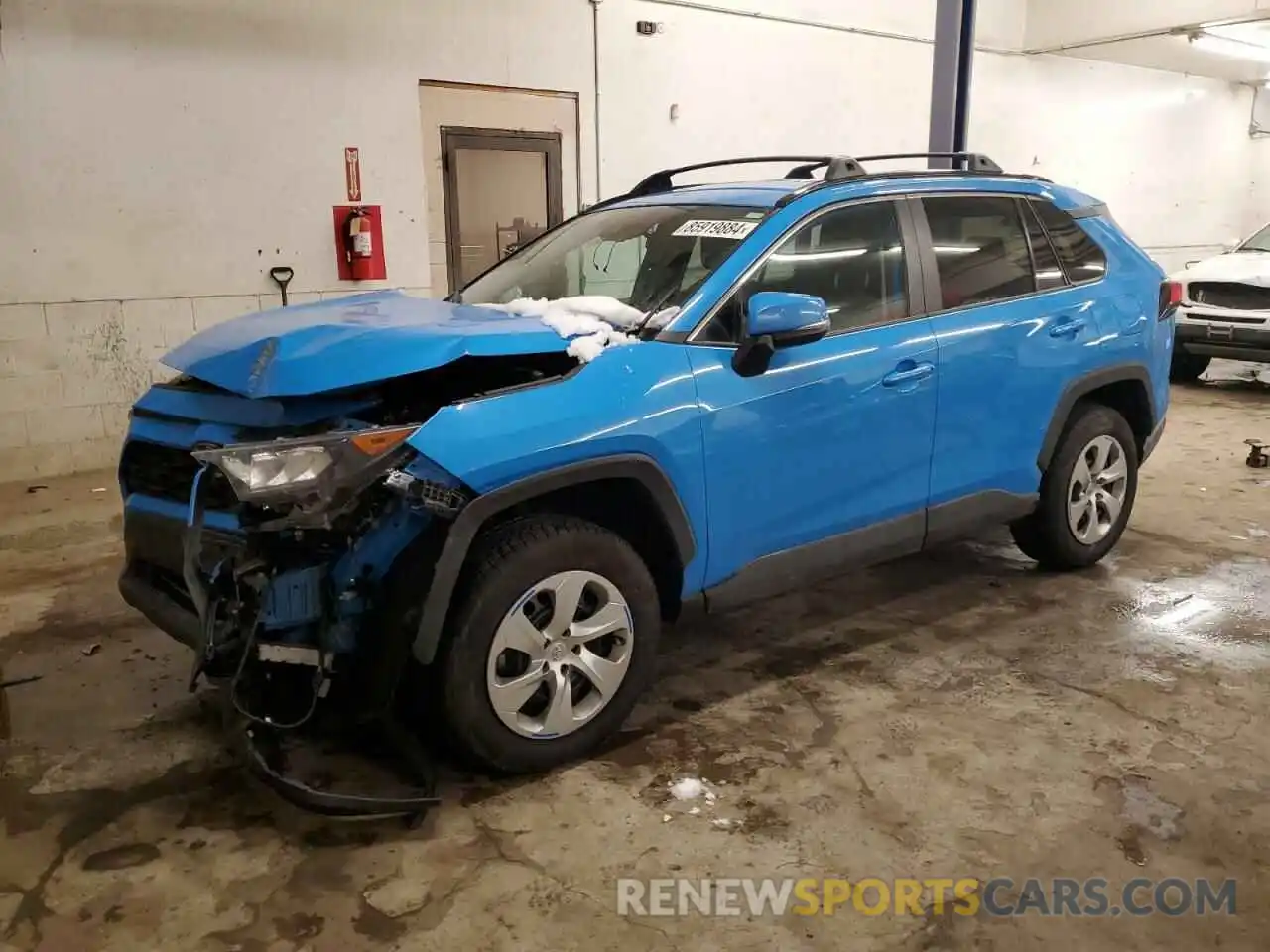 1 Photograph of a damaged car 2T3G1RFV2LW120658 TOYOTA RAV4 2020