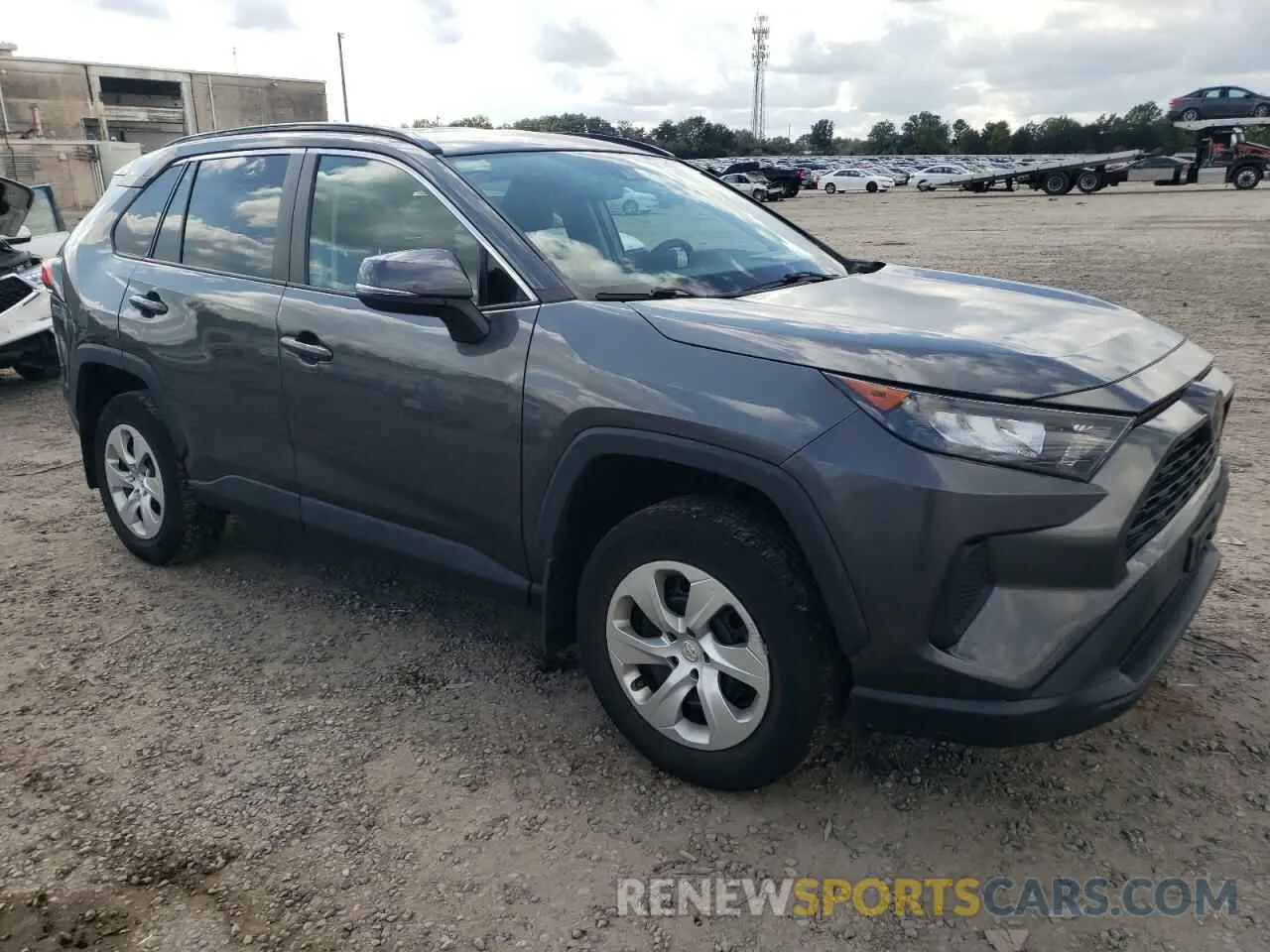 4 Photograph of a damaged car 2T3G1RFV3LC121772 TOYOTA RAV4 2020