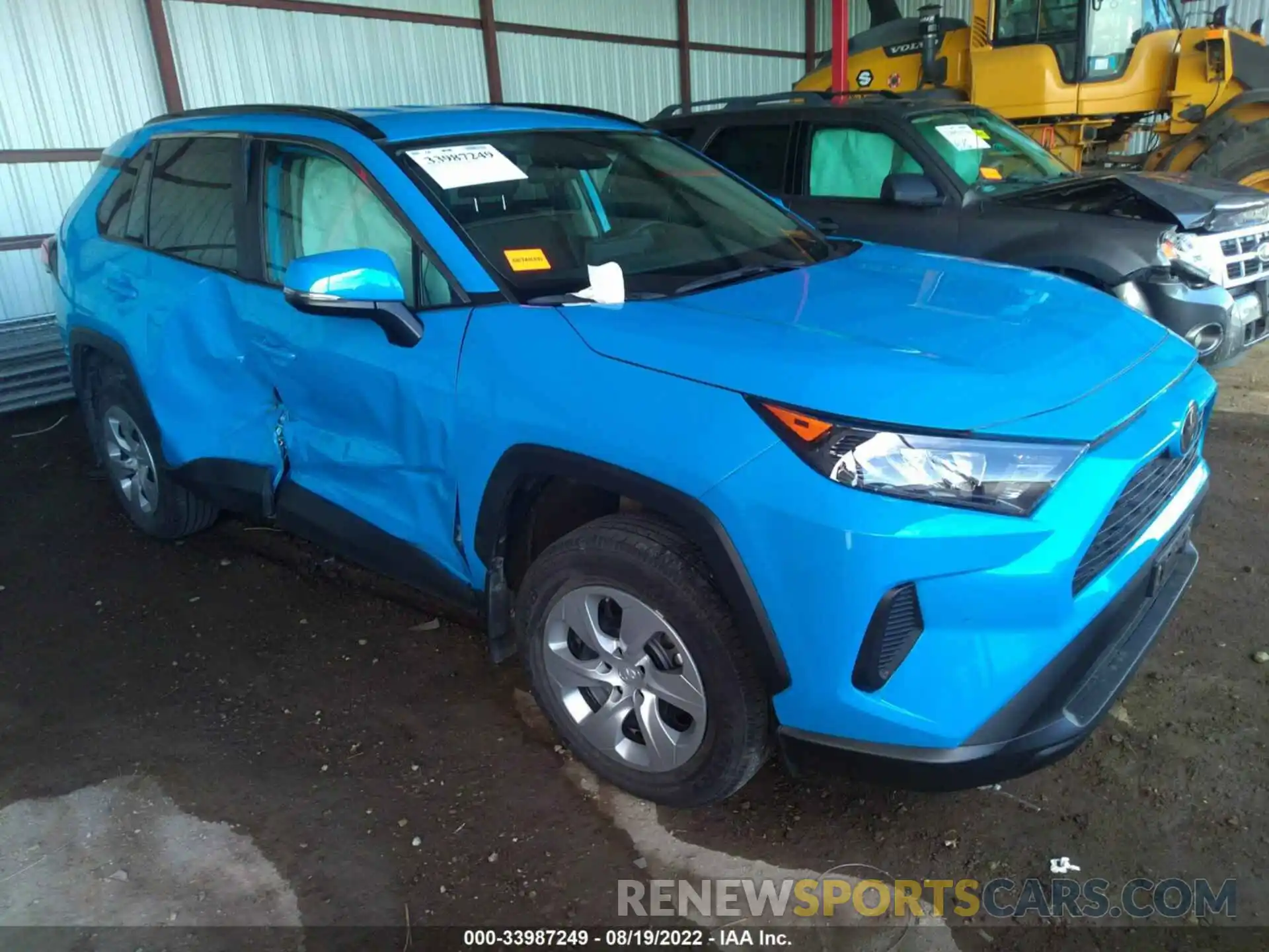 1 Photograph of a damaged car 2T3G1RFV3LC125112 TOYOTA RAV4 2020