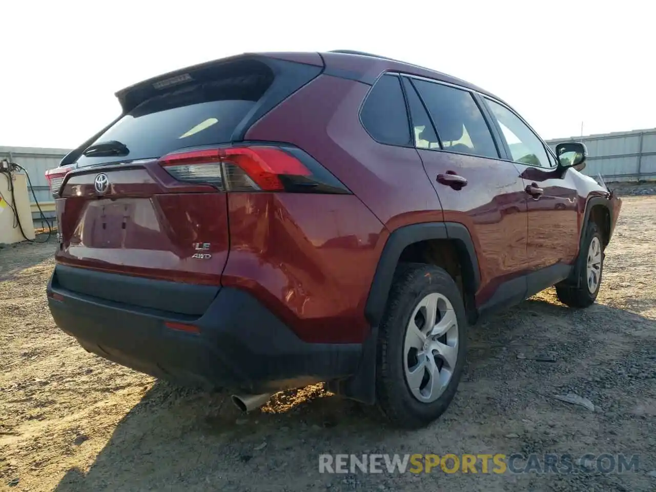 4 Photograph of a damaged car 2T3G1RFV3LC140564 TOYOTA RAV4 2020