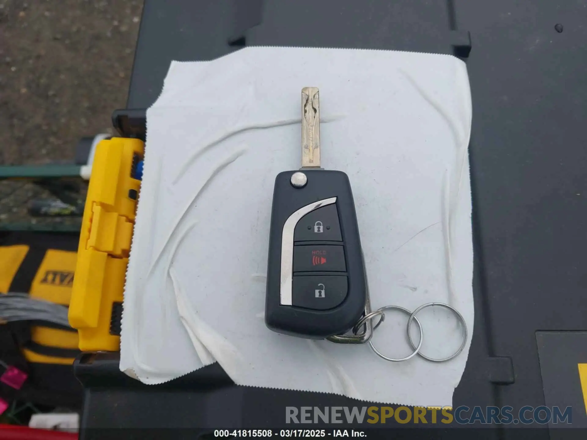 11 Photograph of a damaged car 2T3G1RFV3LW101603 TOYOTA RAV4 2020